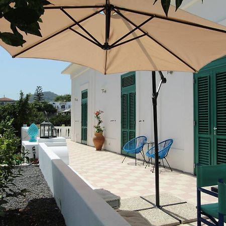 La Casa Bianca Villa Lipari  Eksteriør billede