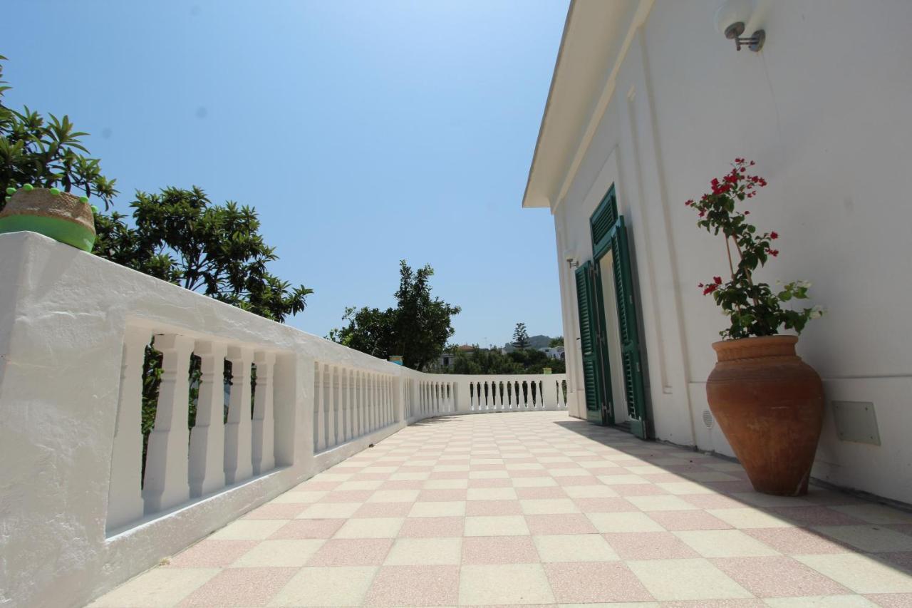 La Casa Bianca Villa Lipari  Eksteriør billede
