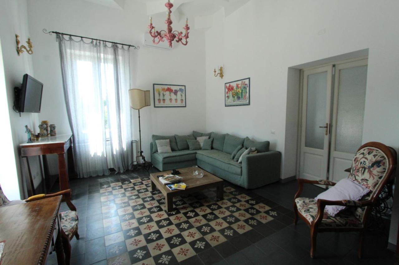 La Casa Bianca Villa Lipari  Eksteriør billede